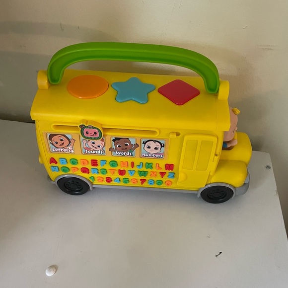 Coco melon bus - Picture 3 of 7